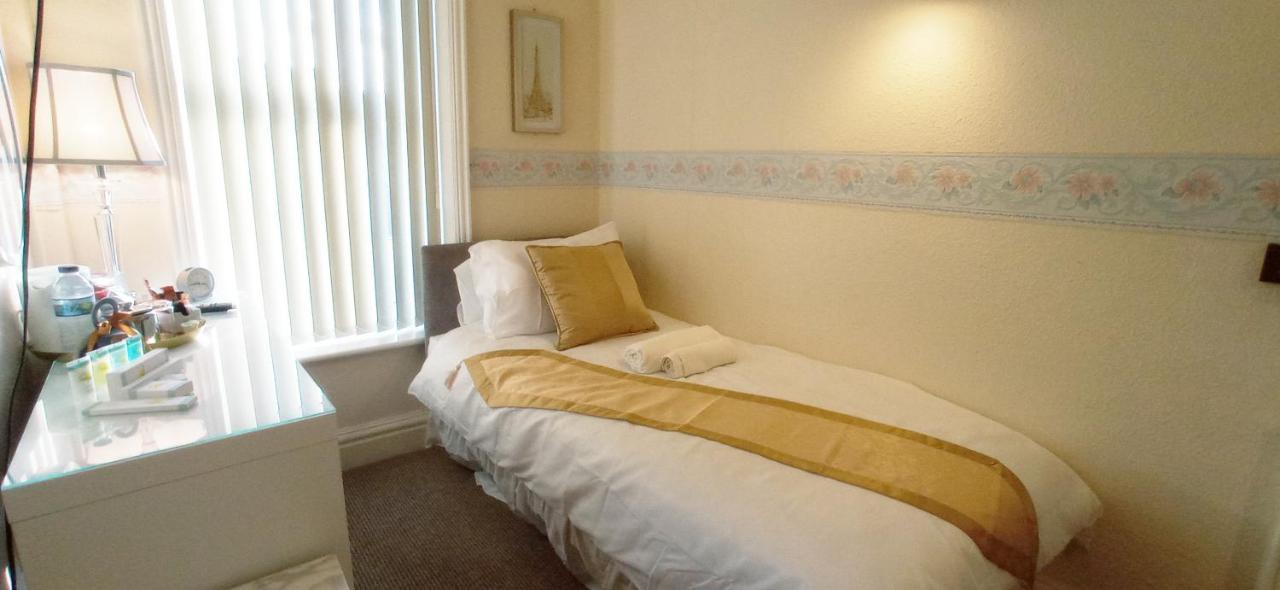 Lily Hotel Blackpool Esterno foto