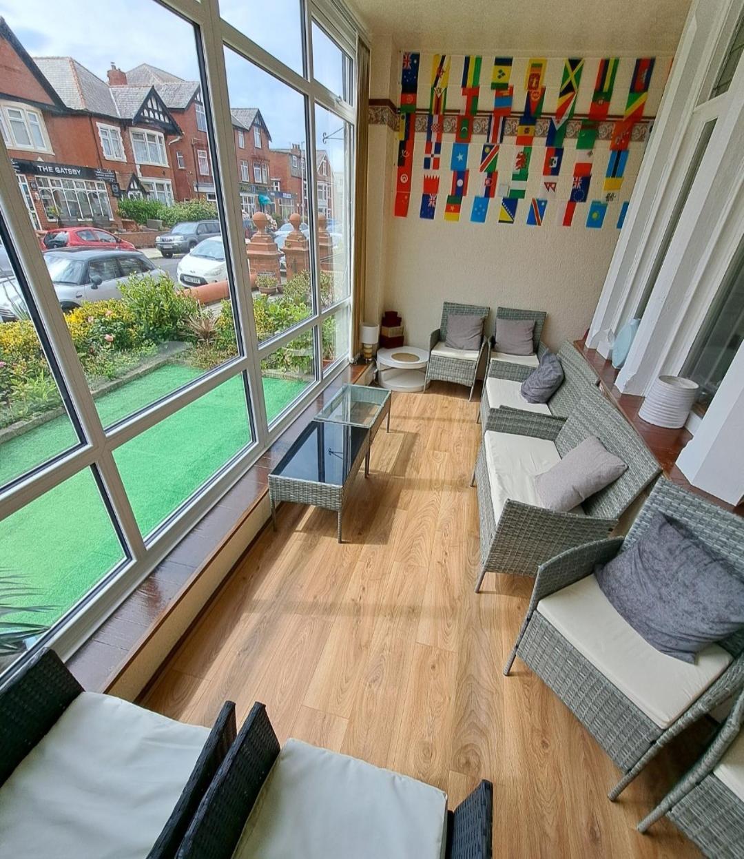 Lily Hotel Blackpool Esterno foto